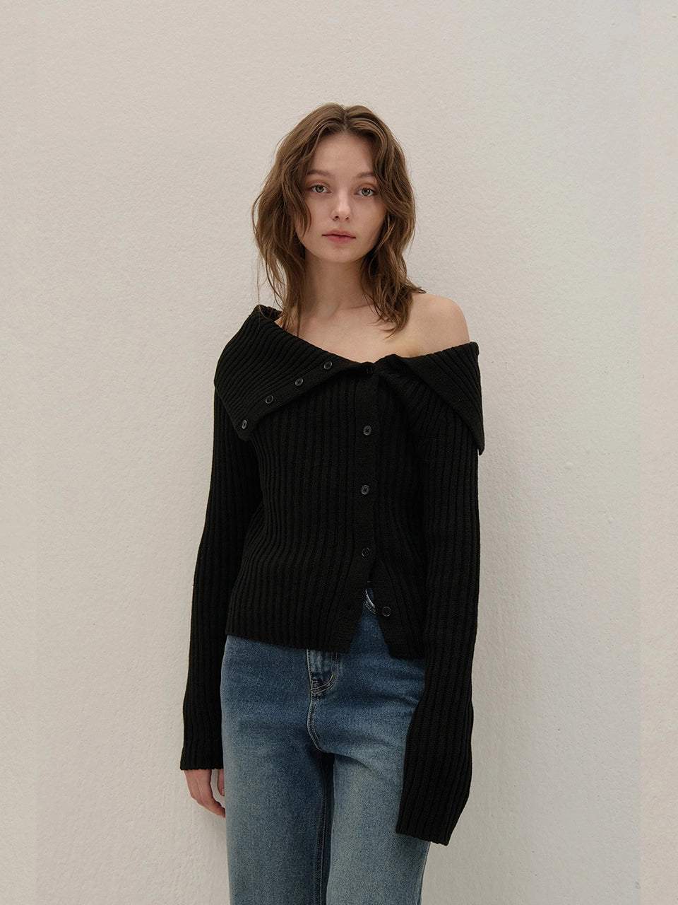 [인플s Pick] OFF-SHOULDER KNIT GARDIGAN BLACK