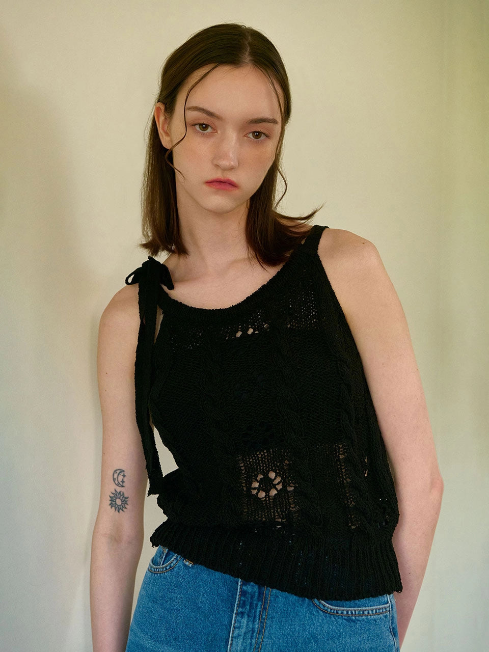 LACE RIBBON SLEEVELESS KNIT BLACK