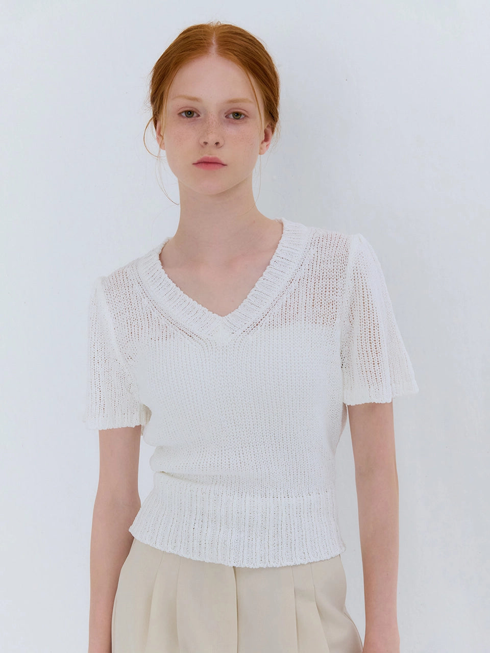 SUMMER V NECK SHIRRING KNIT WHITE