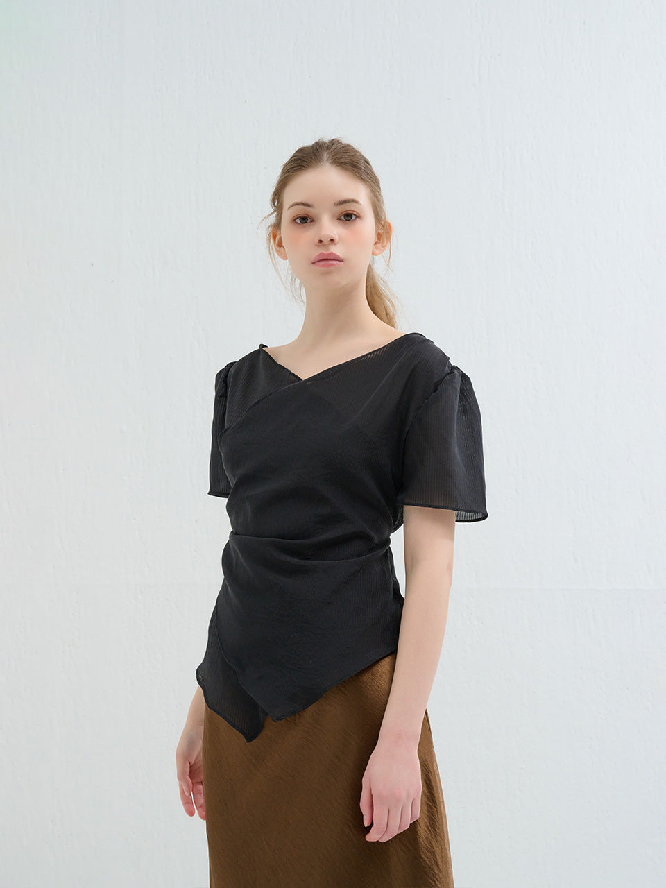 STRIPE WRAP SHIRRING BLOUSE BLACK