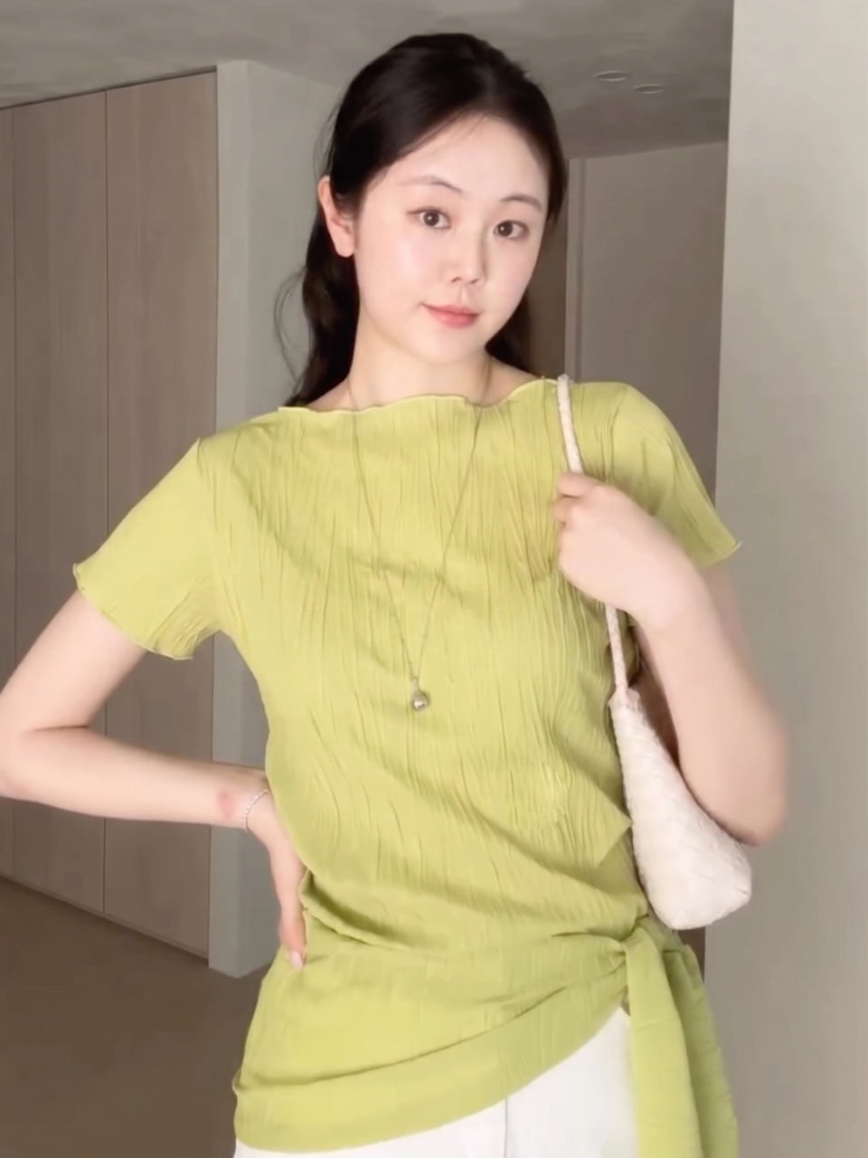 [인플s Pick] UNBALANCED OFF-SHOULDER BLOUSE BEIGE