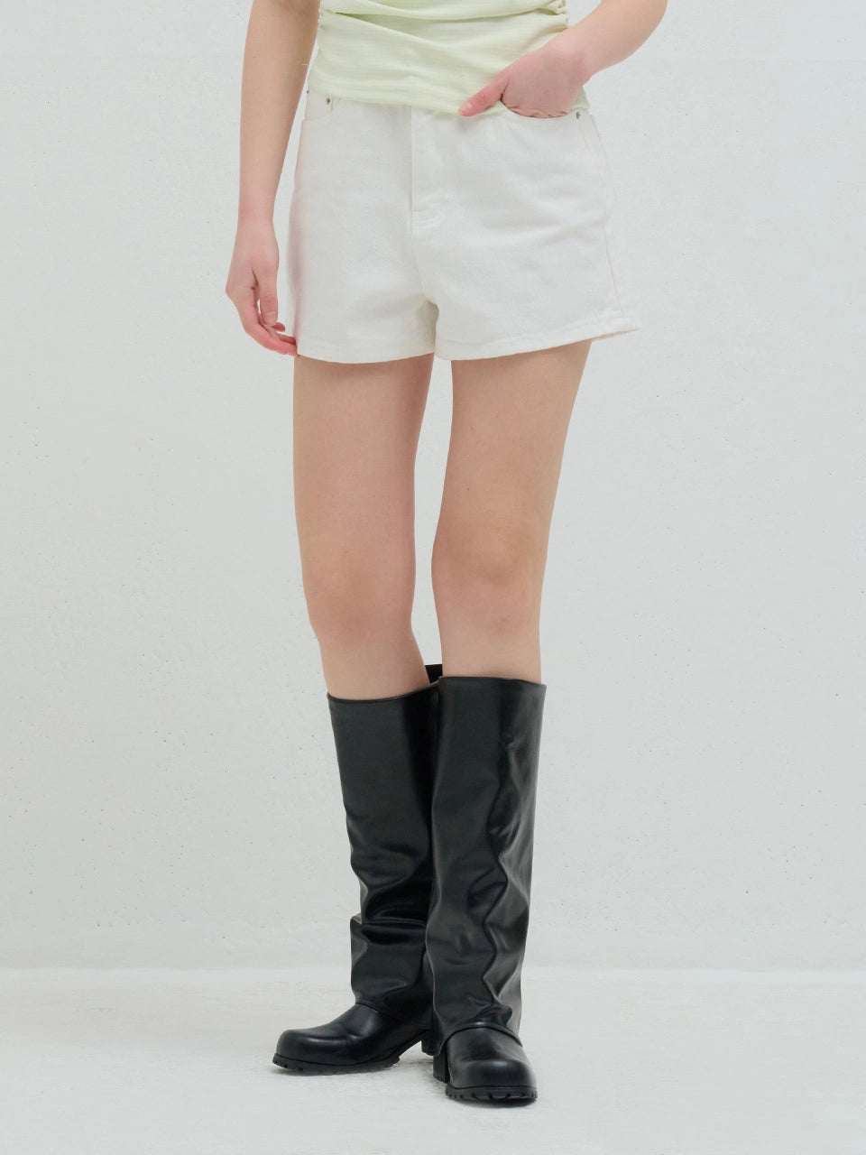 COTTON SHORT PANTS WHITE