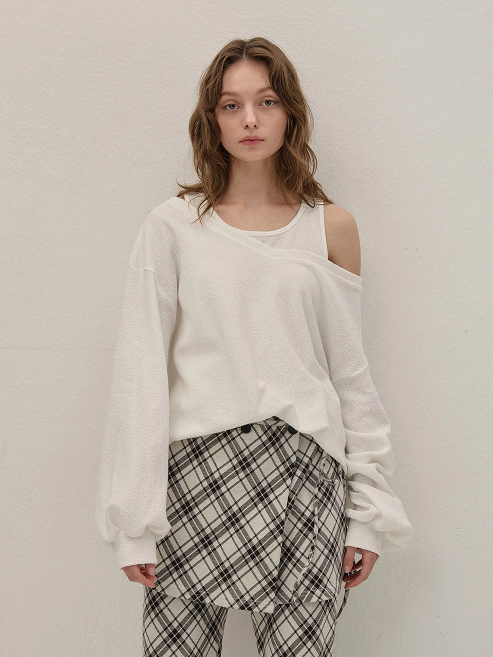 [인플s Pick] TERRY V-NECK SWEATSHIRT IVORY