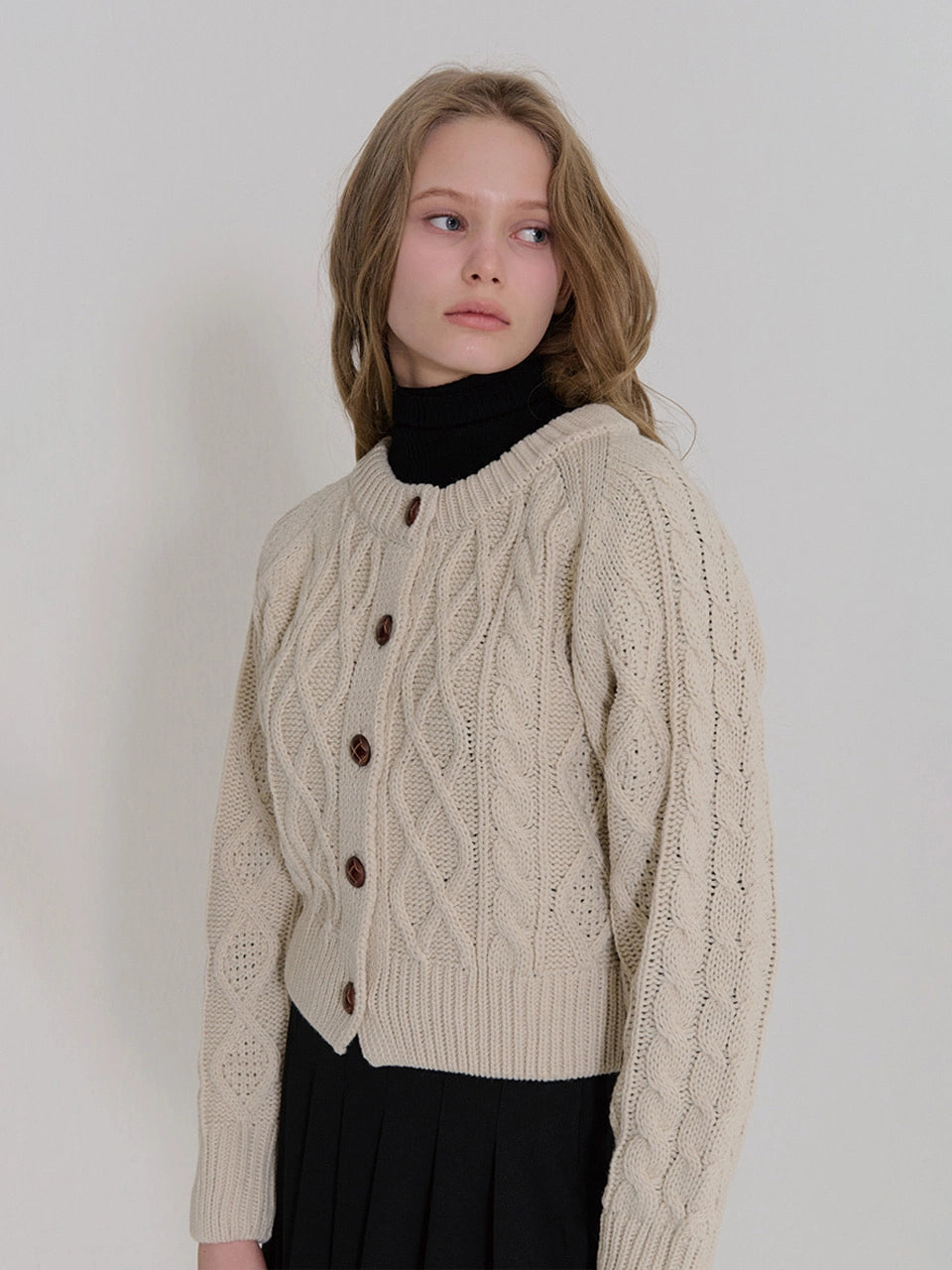 CABLE KNIT CARDIGAN BEIGE