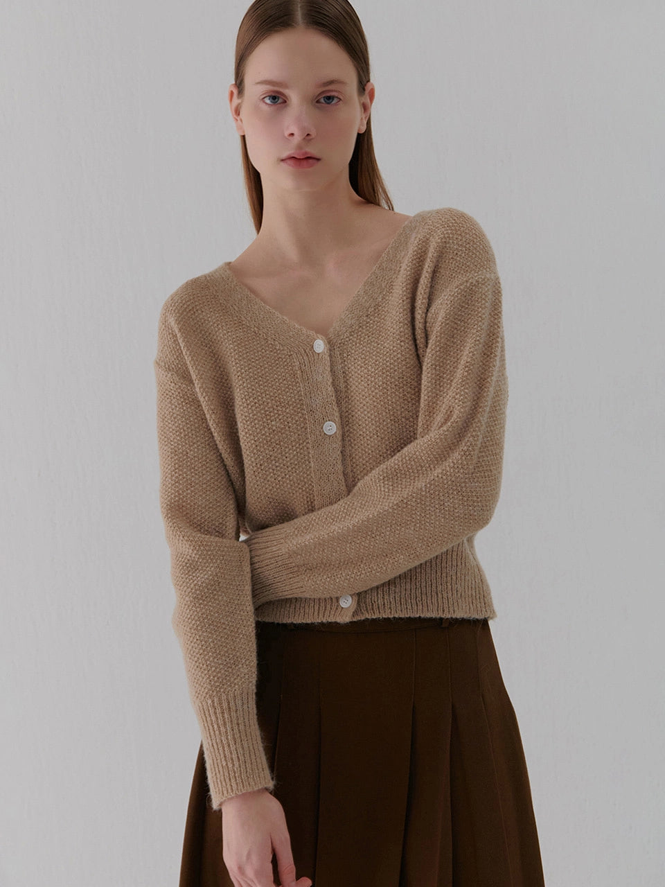 V-NECK CARDIGAN BEIGE