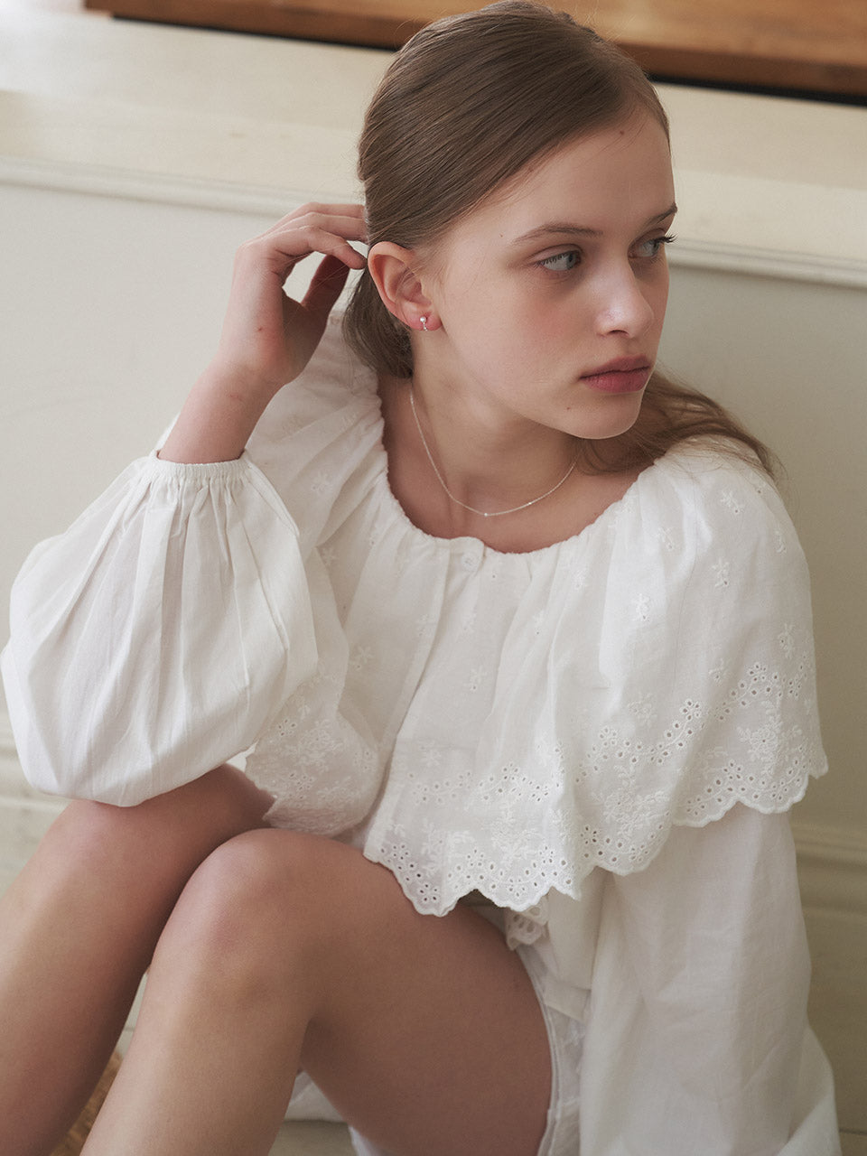 PUNCHING CAPE BLOUSE_WT