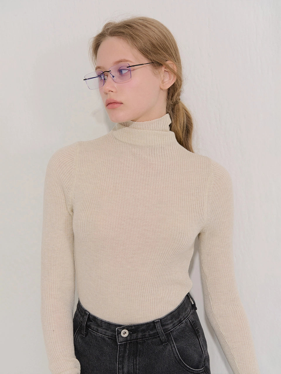 [기획상품] RIBBED TURTLE NECK KNIT BEIGE