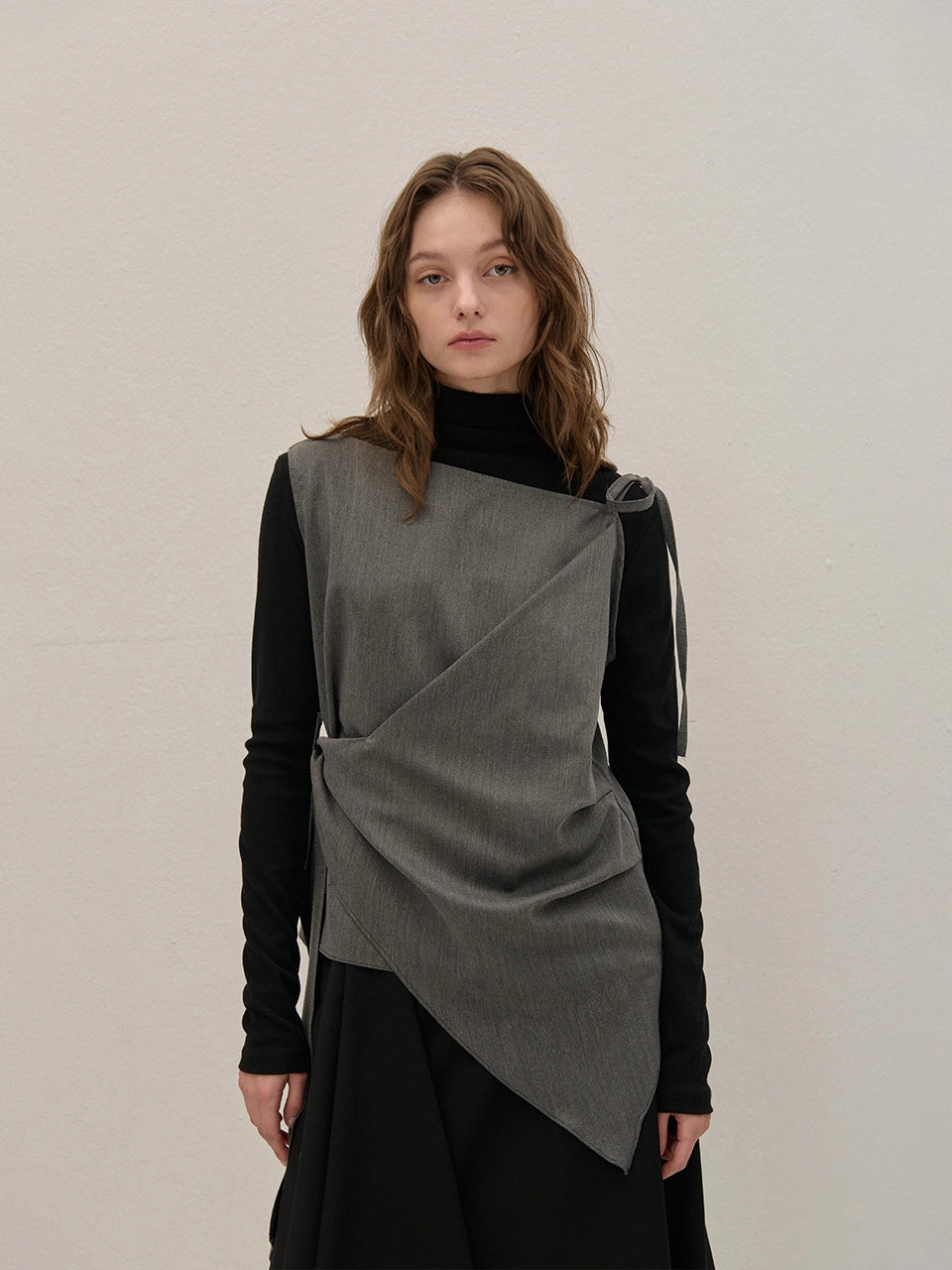 STRAP OFF SHOULDER DRAPED BLOUSE GRAY