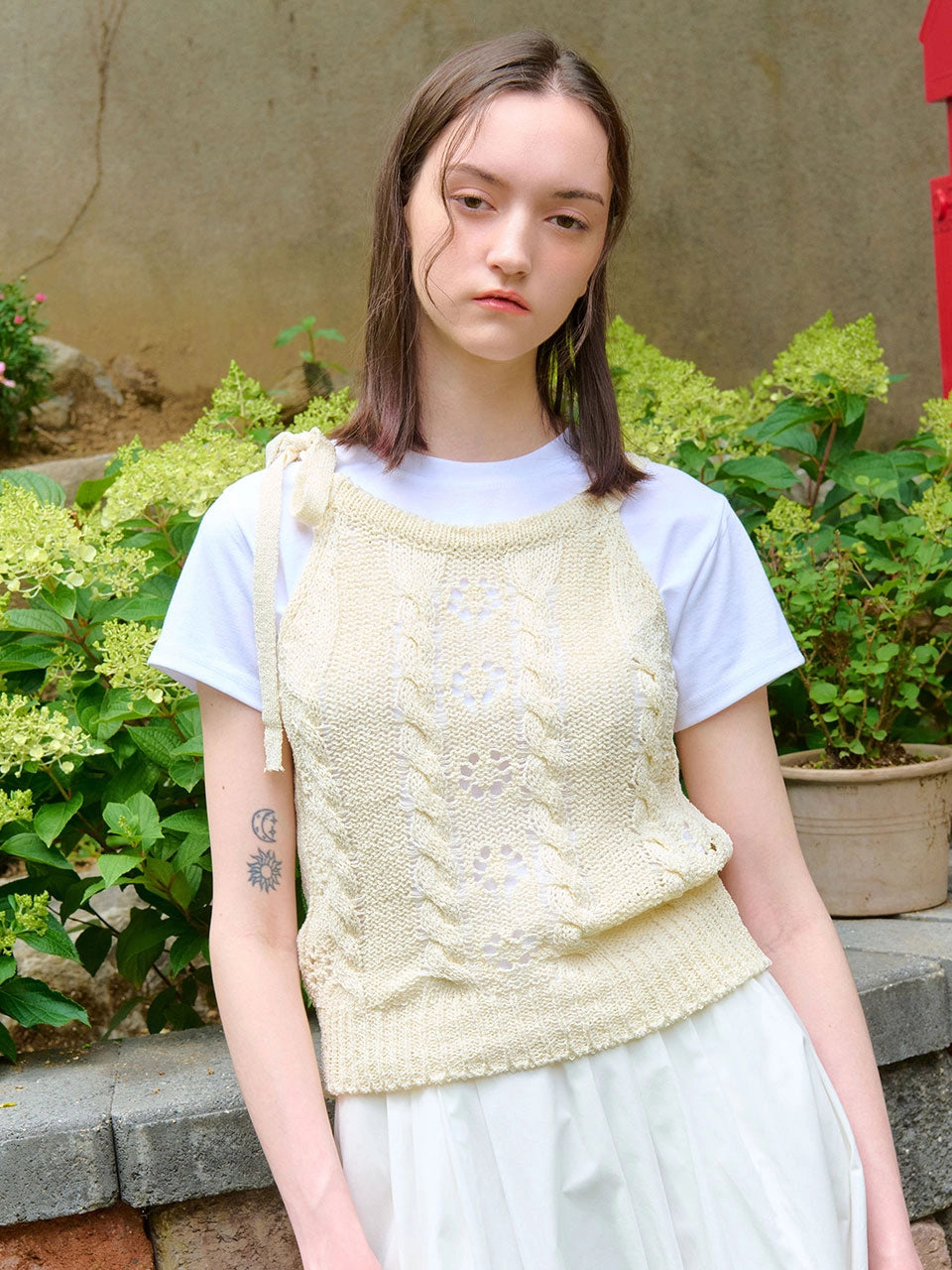 LACE RIBBON SLEEVELESS KNIT CREAM