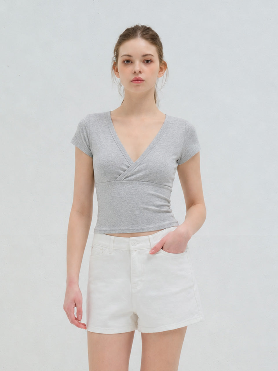 CUTTING V-NECK SHORT SLEEVE T SHIRT GRAY