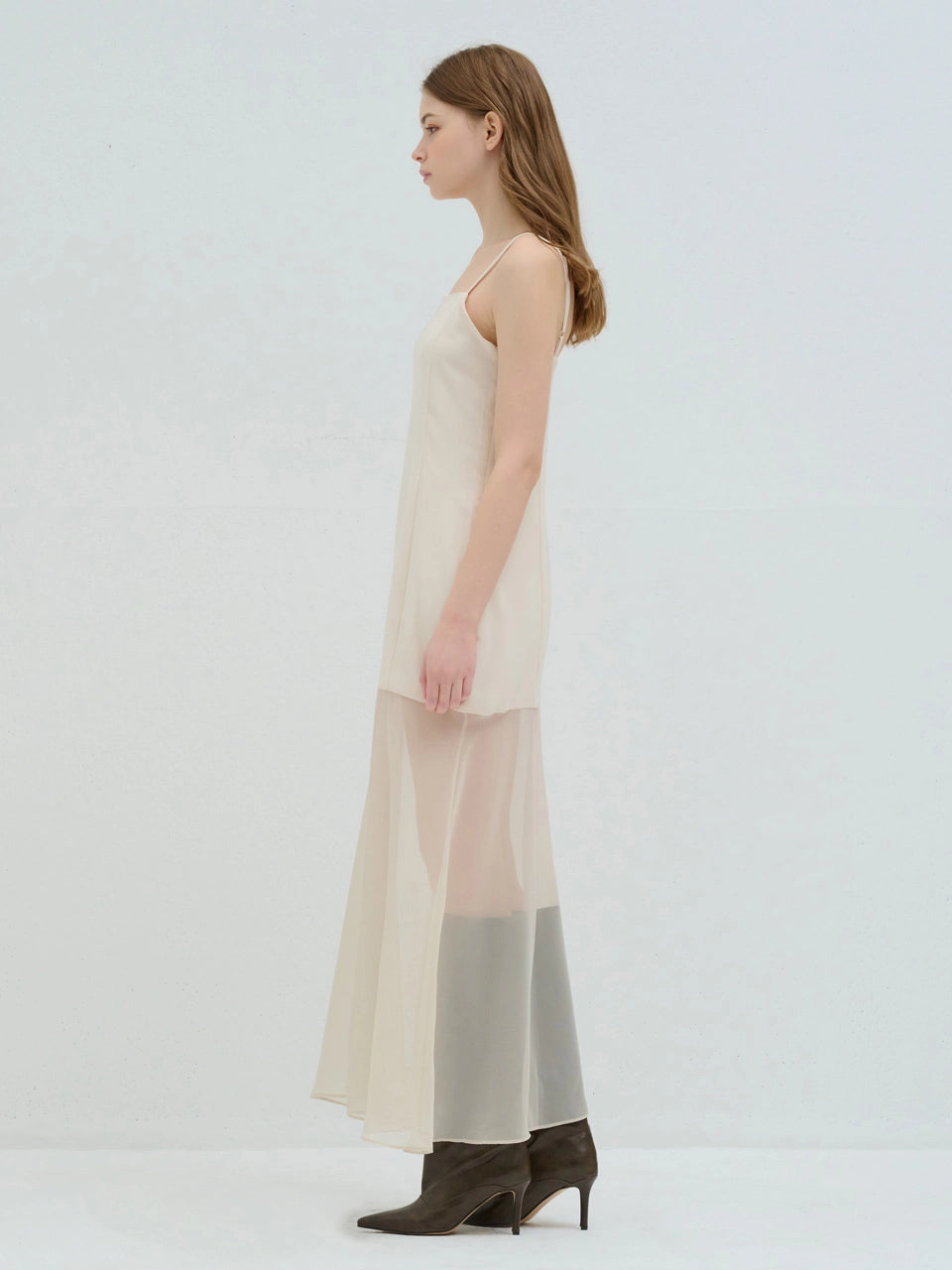 LAYERED LONG SLEEVELESS ONE PIECE CREAM