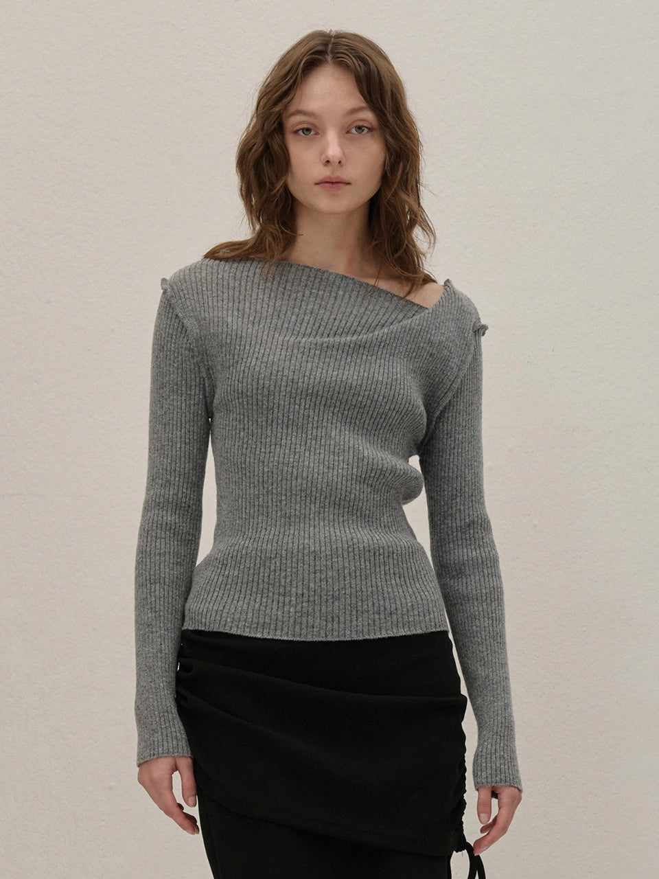 OFF-SHOULDER KNIT GRAY