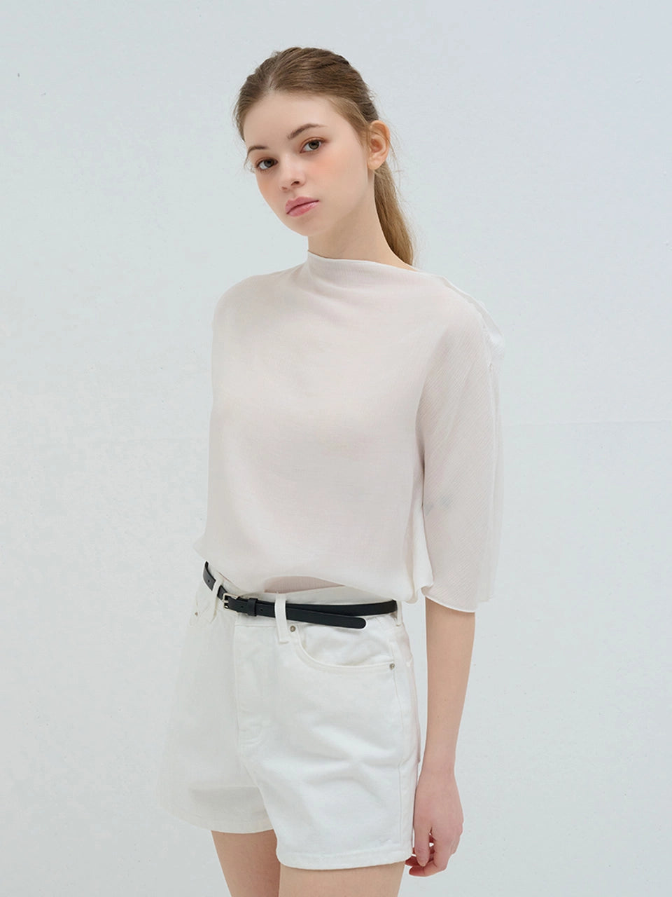 UNBALANCED OFF-SHOULDER BLOUSE WHITE
