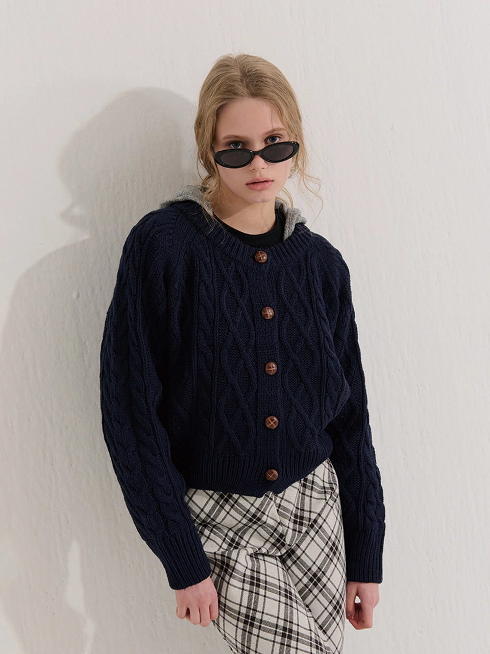 CABLE KNIT CARDIGAN NAVY